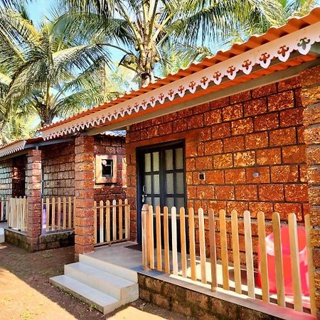 Saka Kadams Home Stay Guhāgar Exterior foto