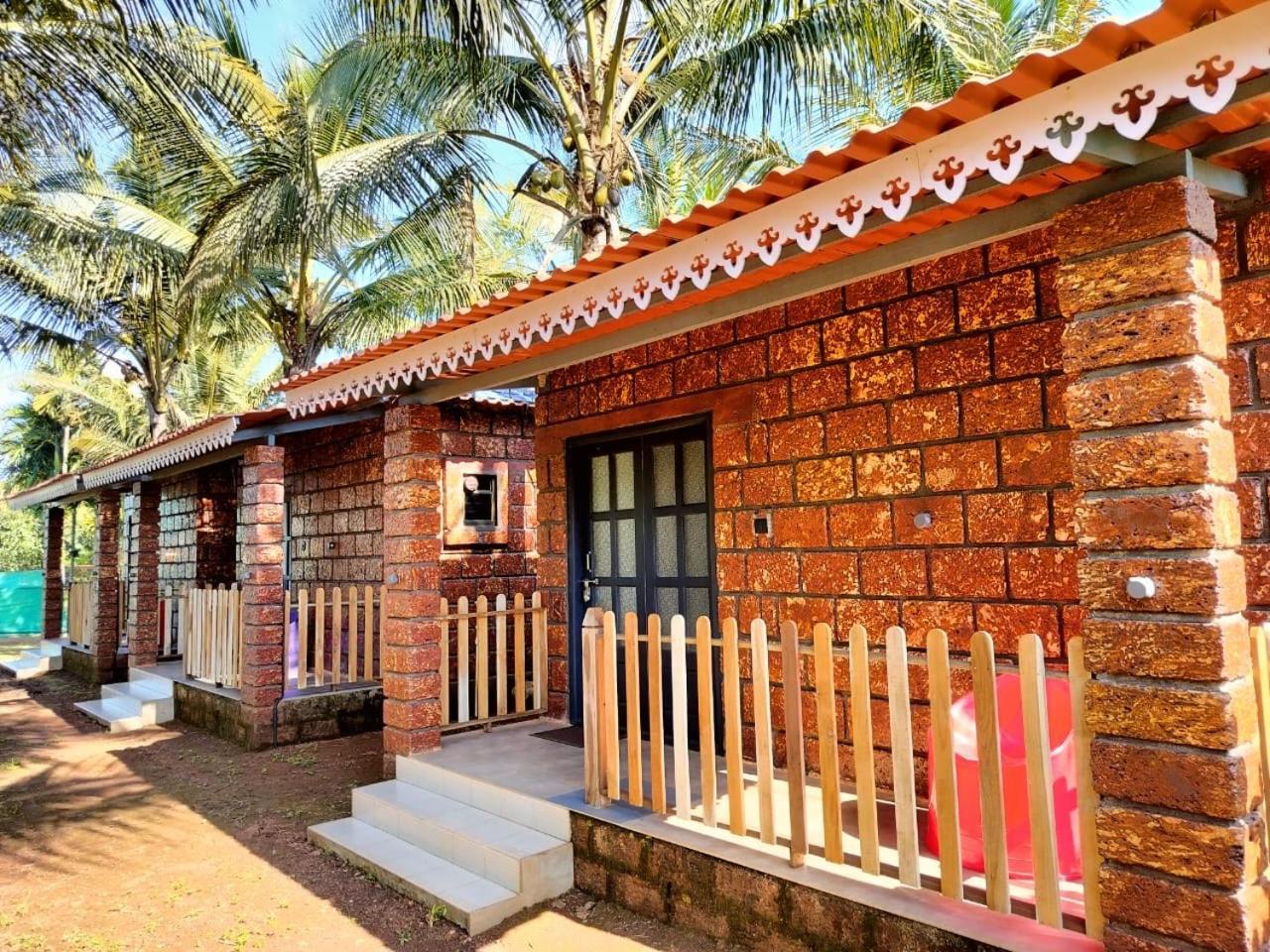 Saka Kadams Home Stay Guhāgar Exterior foto